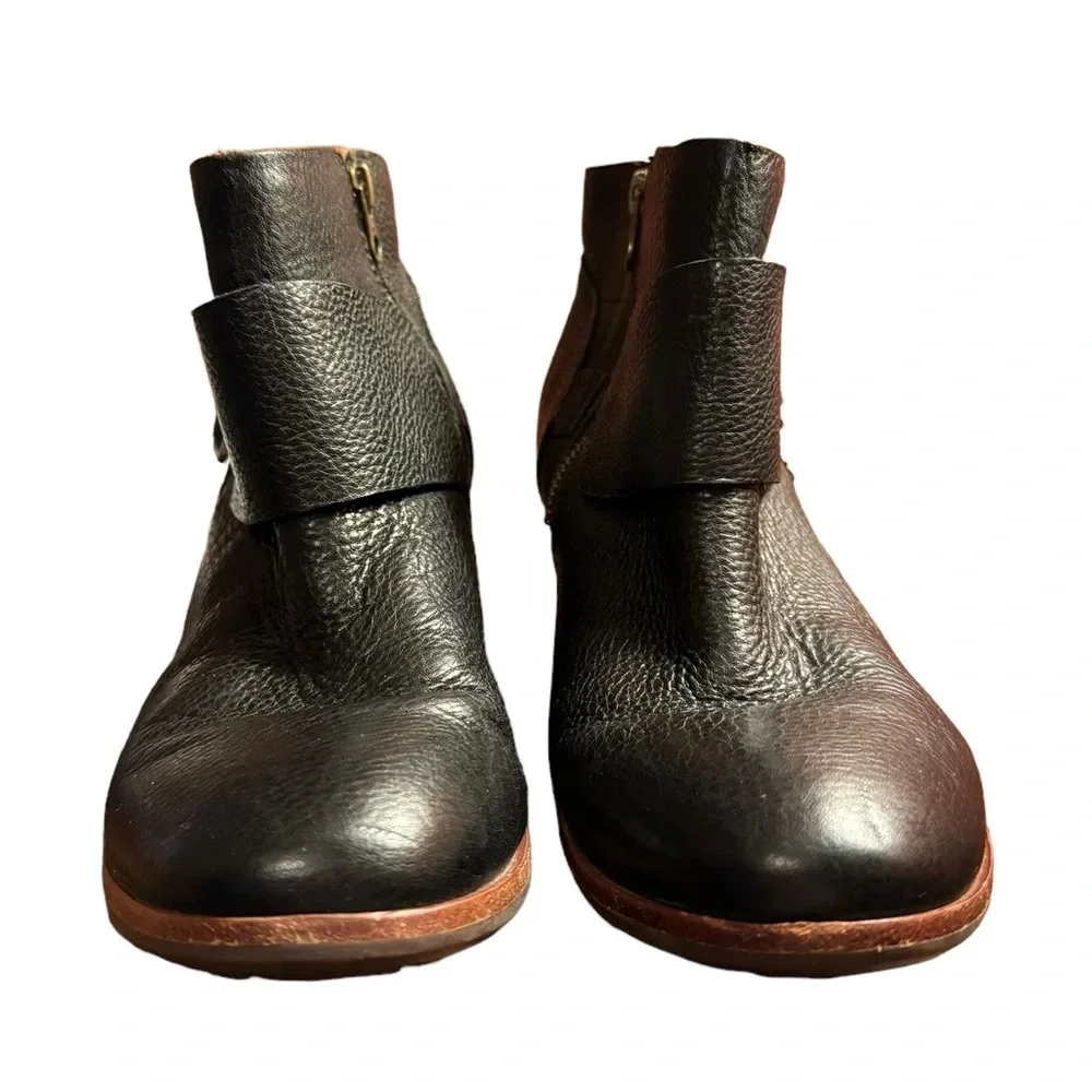Korkease ankle bootie Isa size 9 comfortable black leather